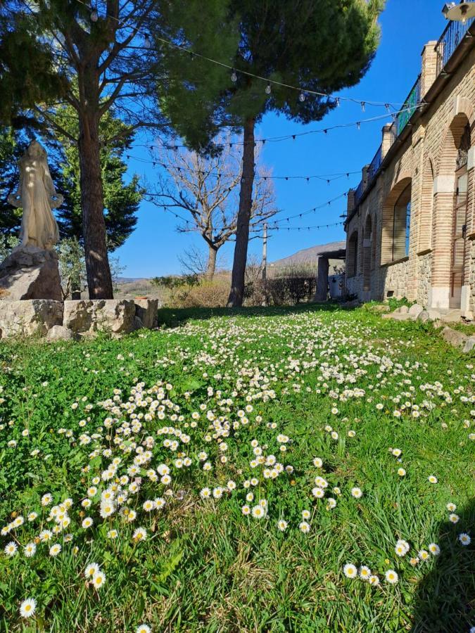 Hotel Lo Smeraldo Roccavivara Buitenkant foto