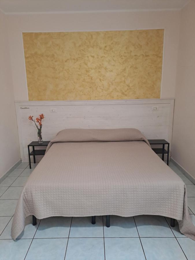 Hotel Lo Smeraldo Roccavivara Buitenkant foto