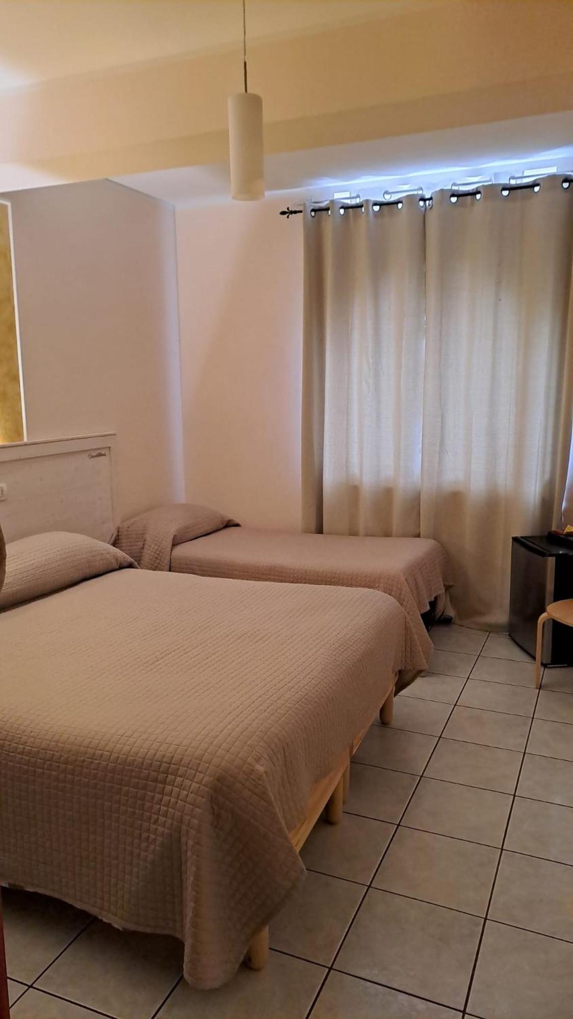 Hotel Lo Smeraldo Roccavivara Buitenkant foto